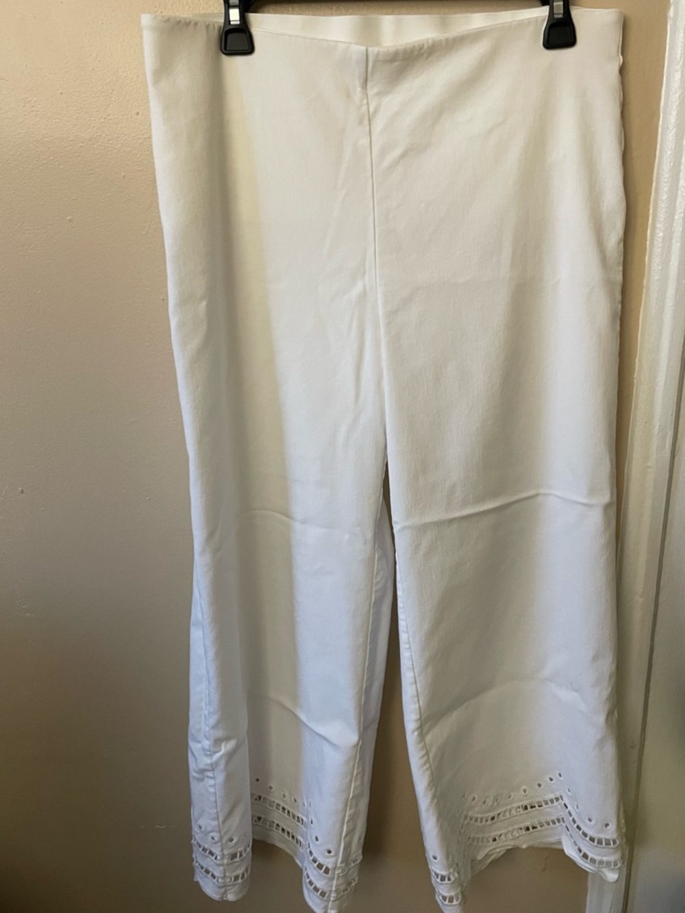 Chico’s Eyelet Wide Capri Pants
